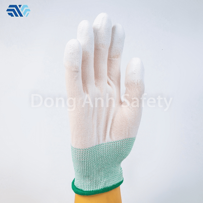 Cấu trúc Polyester/Carbon khiến cho găng tay có khả năng chống cắt tốt (Nguồn ảnh: Sưu tầm)