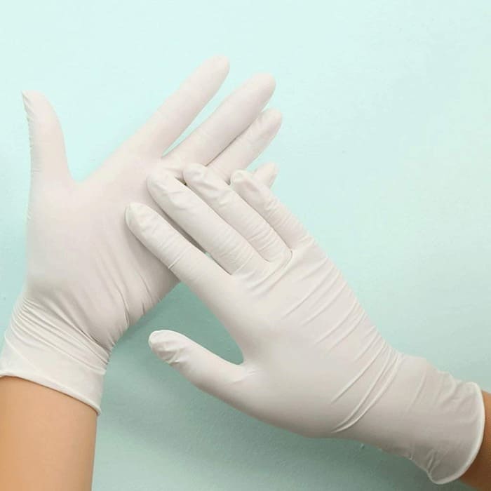 Găng tay Nitrilstat có màu trắng đặc trưng, thành phần lành tính từ 100% cao su nhân tạo Nitrile (Nguồn ảnh: Sưu tầm)