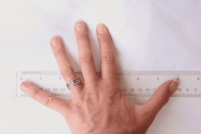 Chọn size găng tay y tế dựa theo chiều dài 1 gang tay
