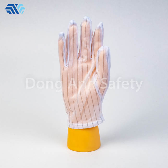 Găng tay chống tĩnh điện ngăn chặn hiện tượng tĩnh điện và đảm bảo an toàn cho người lao động trong môi trường có rủi ro tĩnh điện