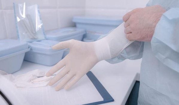Găng tay Latex là gì? Găng tay Latex là loại găng tay làm từ mủ cao su tự nhiên (Nguồn ảnh: Internet)