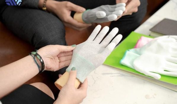 Các sản phẩm găng tay bảo hộ của Vật tư công nghiệp Đông Anh đều được kiểm định chất lượng trước khi đưa đến tay người tiêu dùng