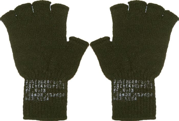 Găng tay bảo hộ len hở ngón giúp người sử dụng linh hoạt trong quá trình làm việc (Nguồn ảnh: Sưu tầm) 