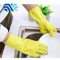 Bật mí cho bạn cách giữ bàn tay luôn đẹp dù phải làm việc nhà
