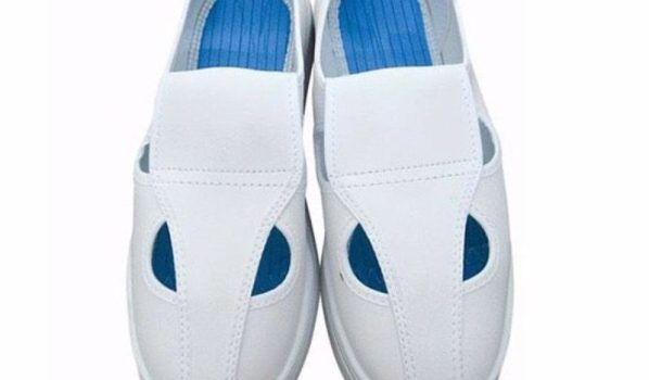 Tầm quan trọng của giày bảo hộ chống tĩnh điện trong môi trường làm việc đặc thù