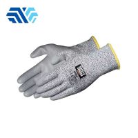 So sánh găng tay chống cắt và găng tay thường