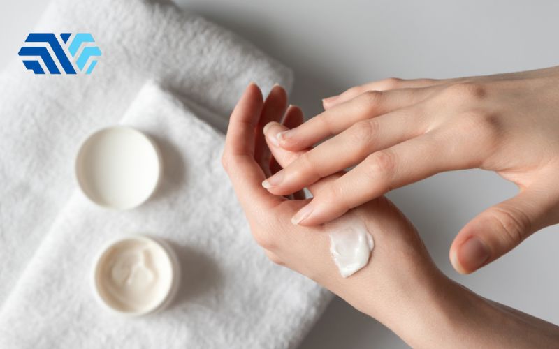 Bật Mí Cách Chăm Sóc Da Tay Khi Đeo Găng Tay Y Tế - Hình 3