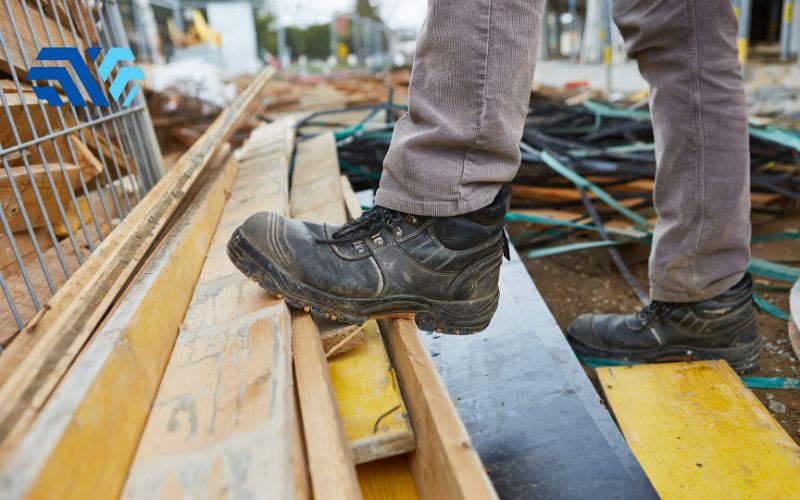 Cách làm khô giày bảo hộ lao động nhanh chóng vào mùa mưa - Hình 4
